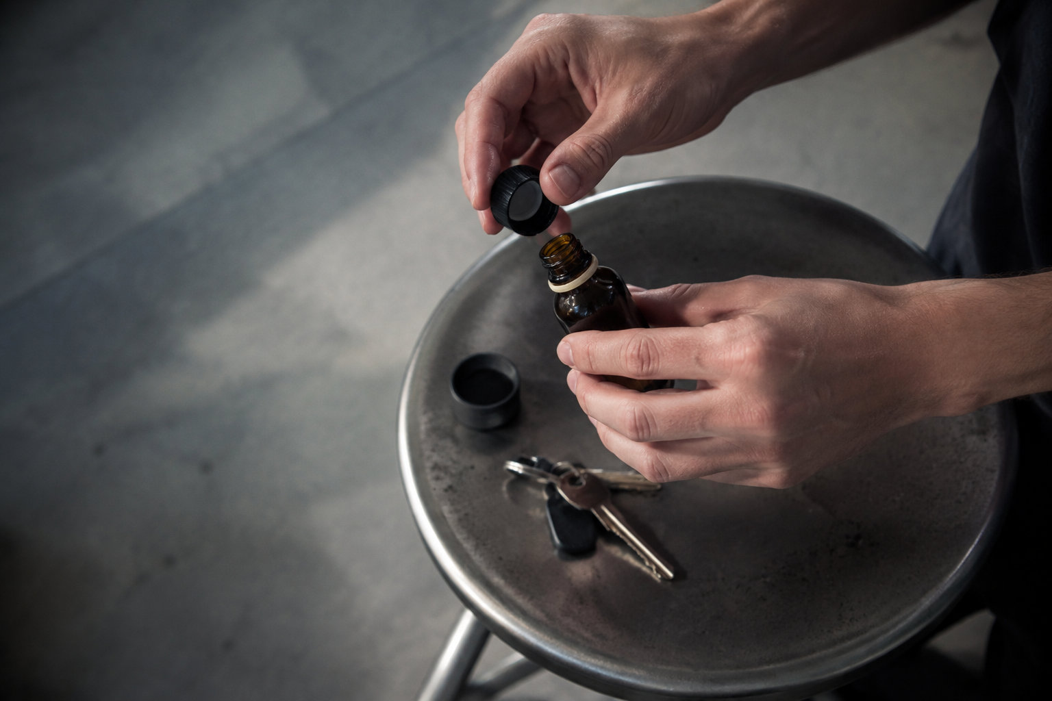 How to Use Poppers: A Beginner’s Guide to Safe Use
