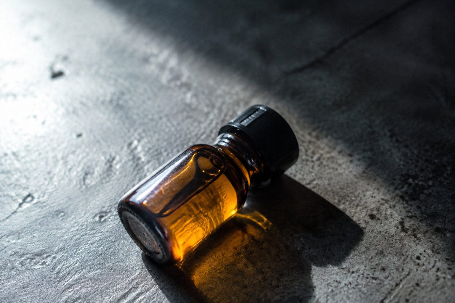 Amsterdam Poppers: Best Brands & Where to Buy in the UK