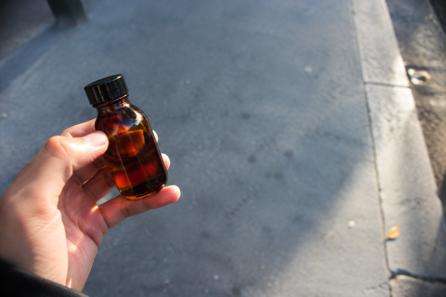 Poppers Effects: How They Work, Risks & Duration